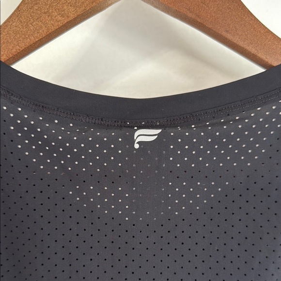 Fabletics Women's Short Sleeve Black Tee - Picture 4 of 4